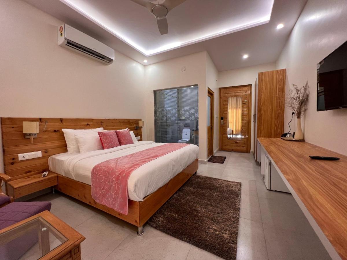 Dandelion By The Hills Hotel Lakhwar Ngoại thất bức ảnh